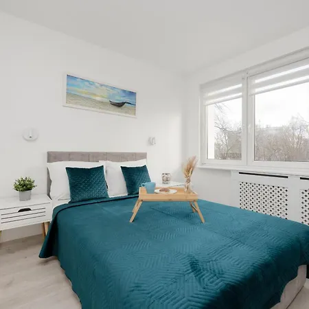 Elegant In The Centre Of By Renters