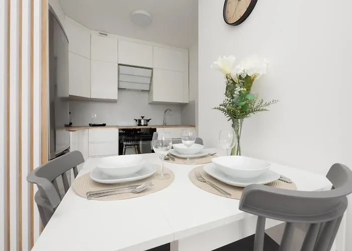 Elegant In The Centre Of By Renters *